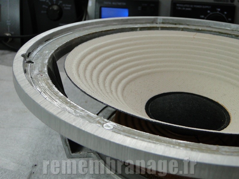 Remembranage enceinte JBL L56