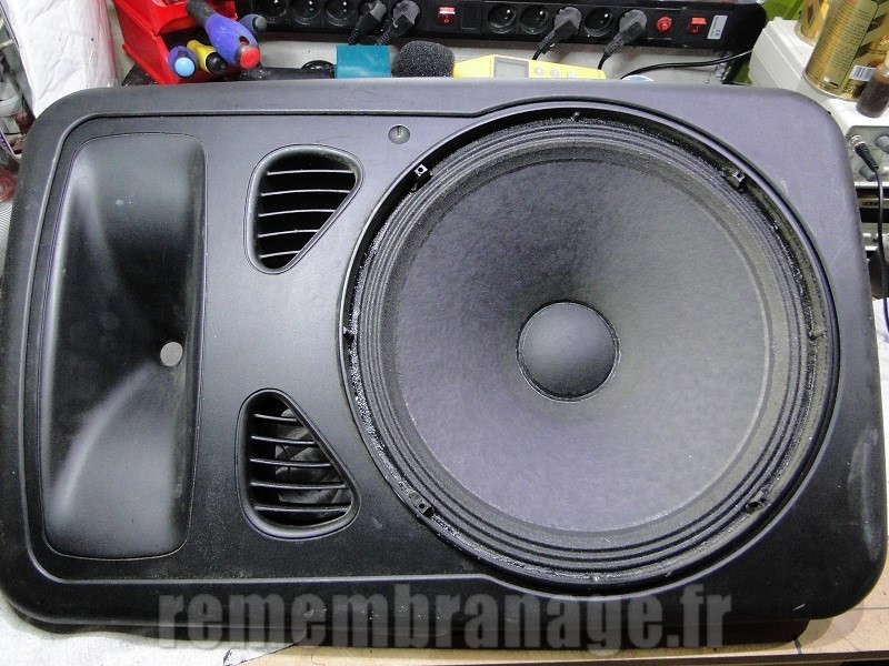 remembranage enceinte jbl eon 15